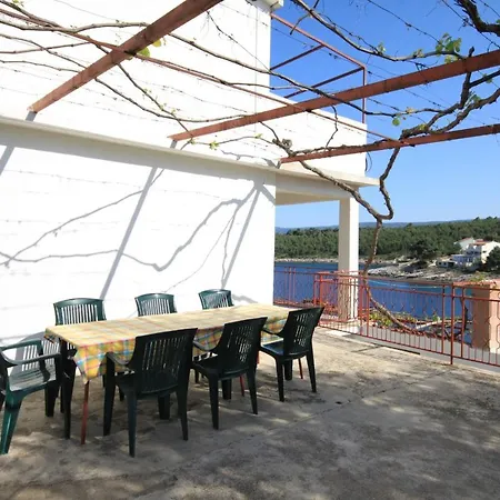 Apartment Apartments By The Sea Basina, Hvar - 8749 Vrbanj